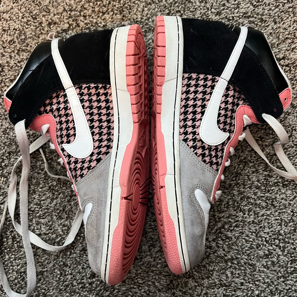 Nike Dunks. Size 10. Houndstooth